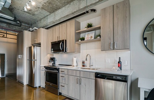 Warehouse District Apartment | MINNeSTAY* Sable 21 One Bedroom | North Loop | Target Field