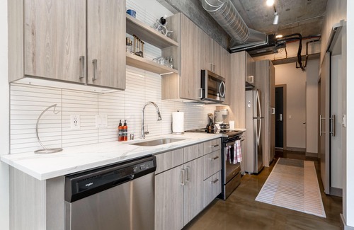 Warehouse District Apartment | MINNeSTAY* Sable 307 | North Loop