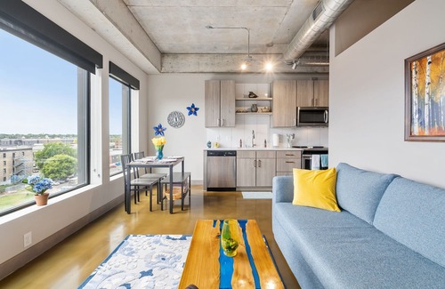 Warehouse District Apartment | MINNeSTAY* Sable 604 One Bedroom |