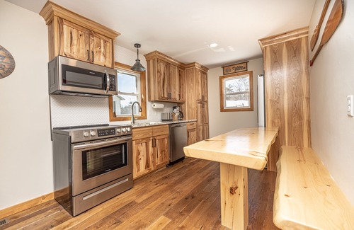 Minocqua House | Minocqua - SUMMER DATES AVAILABLE! Newly renovated & walking distance to town!