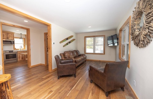 Minocqua House | Minocqua - SUMMER DATES AVAILABLE! Newly renovated & walking distance to town!