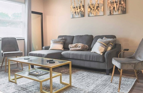 Temple Terrace Apartment | MINS FROM BUSCH Gardens/Moffitt Cancer Center/USF!