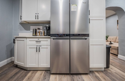 Clearwater House | Mins to Beach + Pool Game Room + Sleeps 10