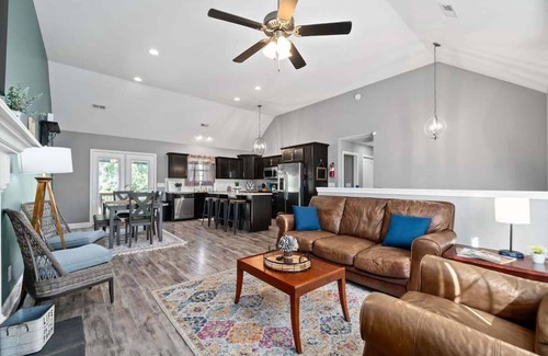 Clarksville House | Mins to Downtown & Ft. Campbell - Lux at Lancelot