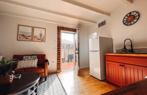 West University Apartment | Mins to UA, 4th, Downtown