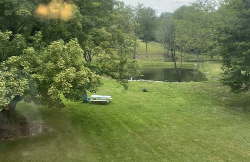 Saylorsburg House | Minutes away from 2 of the best wineries in the Poconos, Hiking trails & Fishing
