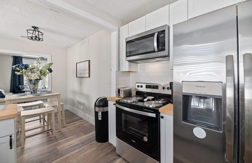 North Charleston House | Minutes from D-town/Beaches/Shopping