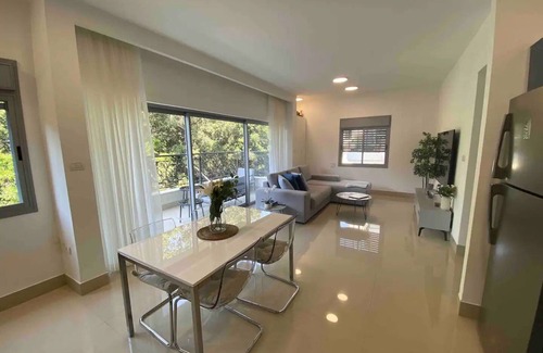 Tel Aviv City Center Apartment | Minutes from Dizengoff & Sea! Large kitchen & Remote friendly