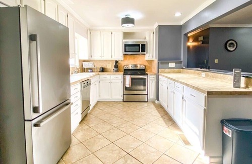 Madison House | Minutes from Downtown & Arsenal! Cardinal Aerie