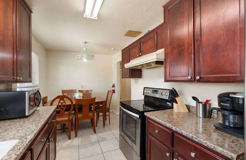 Encanto House | Minutes From Downtown | Phoenix Lightrail | 3 BR H