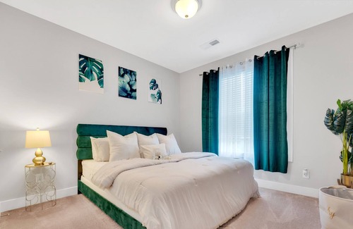 Northeast Raleigh Apartment | Minutes from Downtown Raleigh w/pool, gym and games