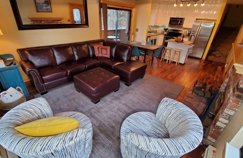 Truckee Condo | Minutes from Downtown Truckee! Biking, hiking, shopping, restaurants.