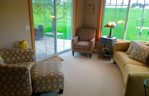 Butte Des Morts House | Minutes from EAA! Spacious 4BR home in a quiet neighborhood.
