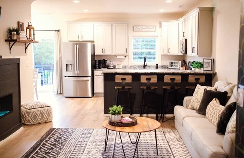 Sevierville House | Minutes From Gatlinburg, Pigeon Forge, Game Room!