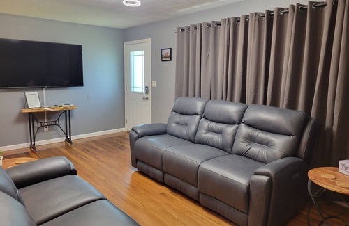 Russell Springs House | Minutes from Lake Cumberland! Peaceful house in the country. Family friendly!