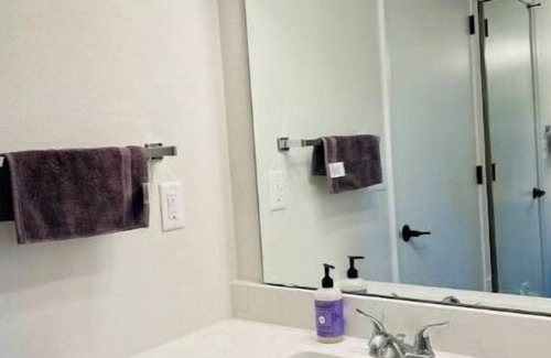 Bellevue Condo | Minutes from Lambeau field