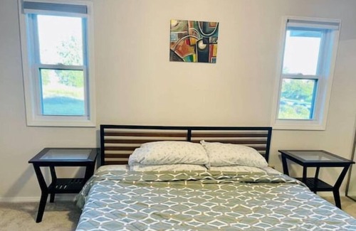 Bellevue Condo | Minutes from Lambeau field