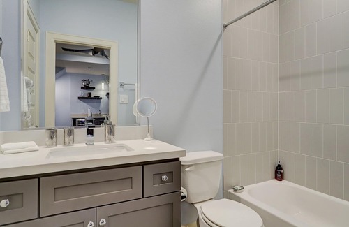 Northside House | Minutes from Sports, Concerts, Theater and Night life events