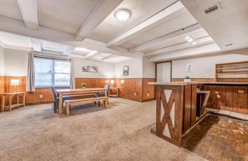 Memphis House | Minutes from the Airport - Wonderful Warrington