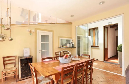 San Lorenzo Apartment | Minutes from the Duomo-Spacious 5 bedroom in the enchanting Central Firenze