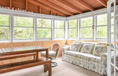 Dennis House | Minutes to Bayside Beaches!
