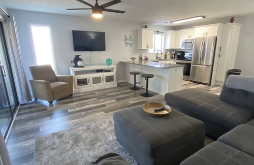 Surfside Beach Condo | Minutes to beach and golf courses