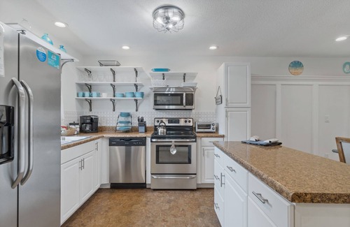 Miramar Beach House | Minutes to Beach, Pompano Joe | Dog-friendly, Pool