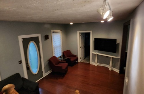 Sandusky House | Minutes to Cedar Point, newly remodeled 4 bedrooms.