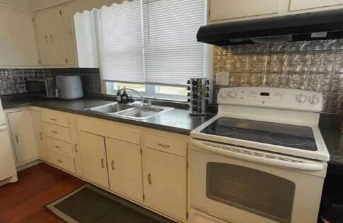 Sandusky House | Minutes to Cedar Point- 5 Beds