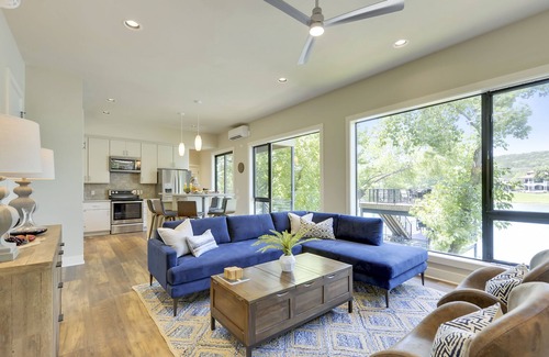 Rio Robles House | Minutes to Downtown Austin: Peaceful Waterfront Retreat with City Access Nearby