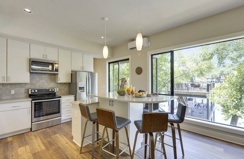 Rio Robles House | Minutes to Downtown Austin: Peaceful Waterfront Retreat with City Access Nearby