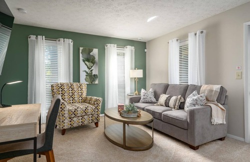 Hoover Apartment | Minutes to Hoover Met Finley Gym Dog Park