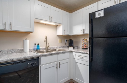 Hoover Apartment | Minutes to Hoover Met Finley Gym Dog Park