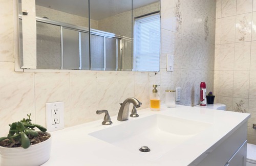 West New York Apartment | Minutes to NYC convenient and spacious