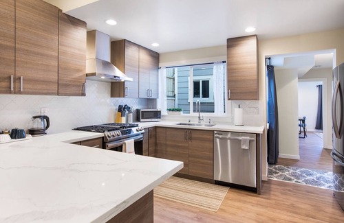 Daly City House | Minutes to SF! Stunning 5BR/5BA home just ½ block from subway station!