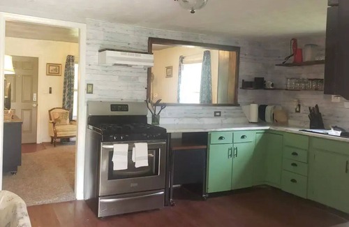 Maryland Heights House | Minutes to St. Louis Music Park, Hollywood Amphitheater and Creve Couer Lake
