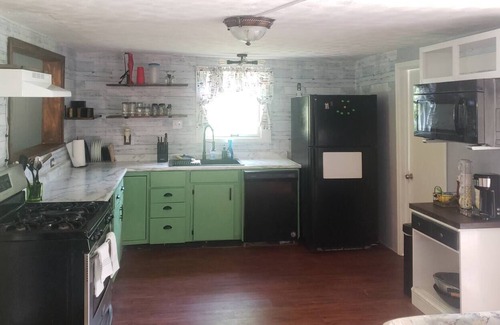 Maryland Heights House | Minutes to St. Louis Music Park, Hollywood Amphitheater and Creve Couer Lake