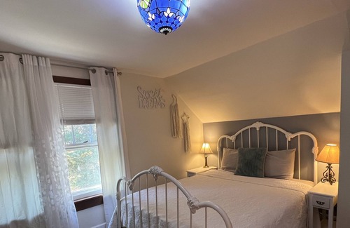 Damascus House | Minutes to the Delaware River
