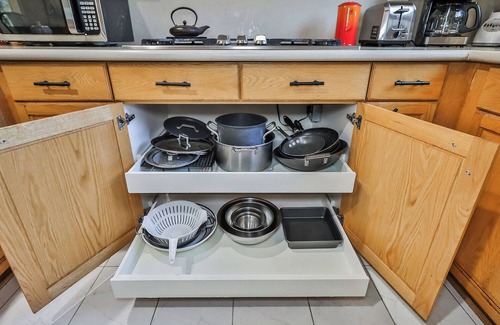 West Hills House | Minutes to UCLA West hills, Malibu,LAX Ideal for Insurance and Corporate Housing