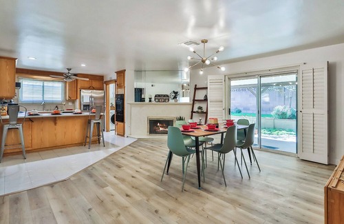 West Hills House | Minutes to UCLA West hills, Malibu,LAX Ideal for Insurance and Corporate Housing