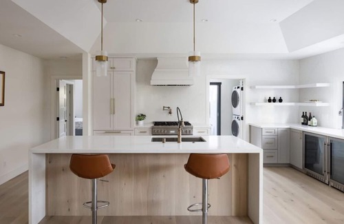 Loma Portal House | Minutes to Zoo + Seaworld + Walk to Restauarants + 3 Bed 3 Bath + Jacuzzi + New