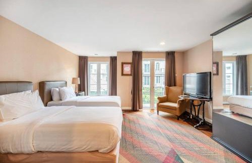 Bangkok Central Business District Villa | MIQ home403/Asok BTS/Resort Pool/9pax/1000MbWifi