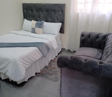 Greater Johannesburg Metropolitan Area Apartment | Mira