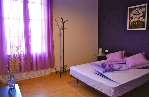 El Clot Apartment | MIRABARNA Meridiana -near Sagrada Familia - Private /Professional Cleaning /WiFi