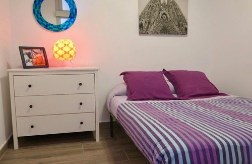 El Clot Apartment | MIRABARNA Patio 1 - near Sagrada Familia - Private / Professional Cleaning /WiFi