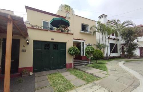 Miraflores House | Miraflores Moonlight B&B