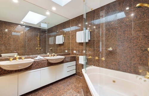 Port Douglas Villa | Mirage Resort Villa 152 with access to Sheraton Facilities