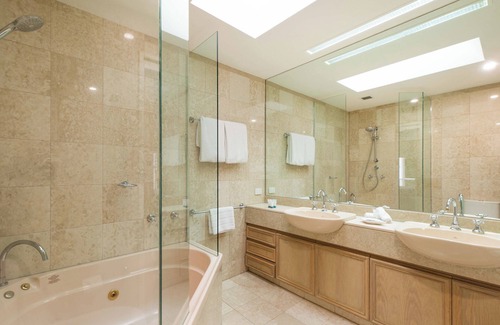 Port Douglas Villa | Mirage Resort Villa 420 with access to Sheraton Facilities
