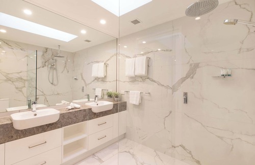Port Douglas Villa | Mirage Resort Villa 422 with access to Sheraton Facilities