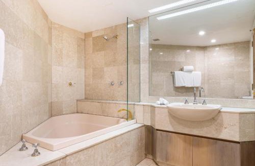 Port Douglas Villa | Mirage Resort Villa 418 with access to Sheraton Facilities
